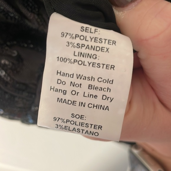 Black sequin gown - Picture 6 of 6